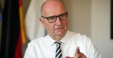 Brandenburgs Mininsterpräsident Dietmar Woidke:&nbsp;«Die Menschen wollen klare und einheitliche Regelungen.». Foto: Soeren Stache/dpa