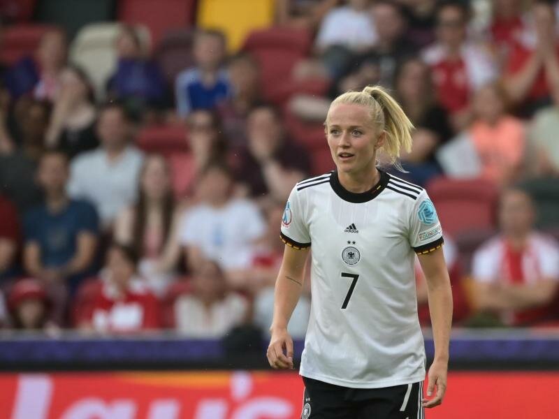 Kann die Corona-Isolation verlassen: Stürmerin&nbsp;Lea Schüller. Foto: Sebastian Gollnow/dpa/Archivbild