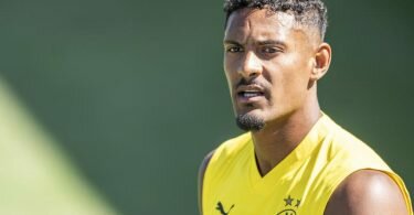 Muss das BVB-Trainingslager verlassen: Neuzugang Sébastien Haller. Foto: David Inderlied/dpa
