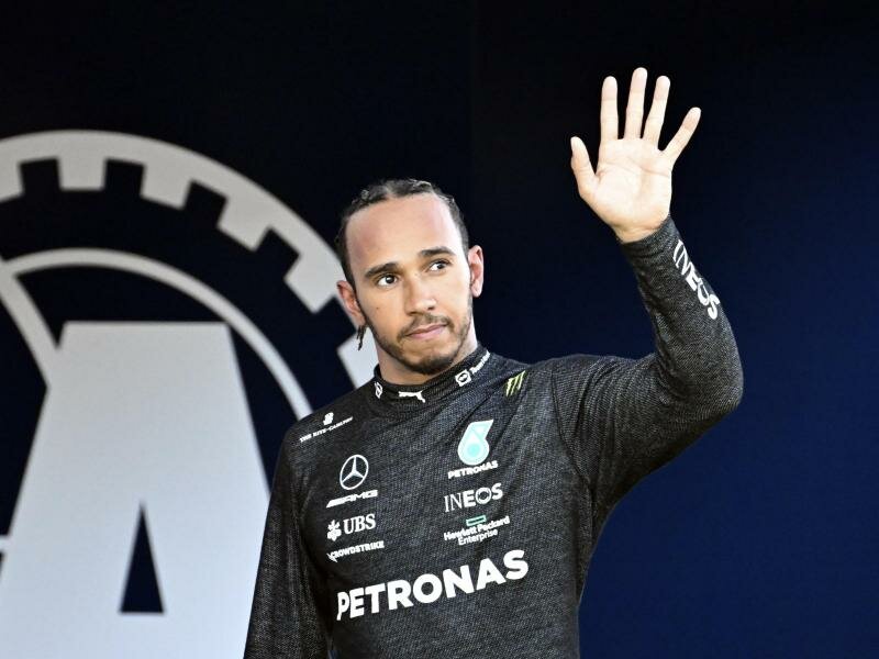 Fährt am Wochenende sein 300. Rennen: Lewis Hamilton vom Team Mercedes. Foto: Christian Bruna/Pool'EPA/AP/dpa/Archivbild