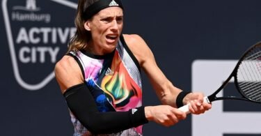 Musste im Viertelfinale von Hamburg gegen die Estin Anett Kontaveit beim Stand von 0:6, 0:2 aufgeben: Andrea Petkovic. Foto: Daniel Bockwoldt/dpa