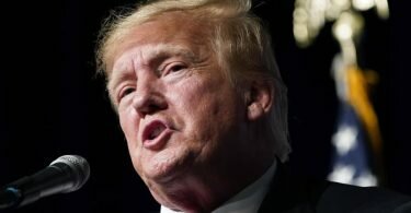 Der damalige US-Präsident Trump soll bei der Kapitol-Attacke lange untätig geblieben sein. Foto: John Locher/AP/dpa