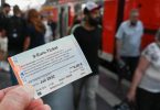 Eine klare Mehrheit der Bundesbürger wünscht sich auch nach dem Auslaufen des 9-Euro-Tickets ein günstiges Angebot im Nah- und Regionalverkehr. Foto: Arne Dedert/dpa