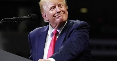 Donald Trump bei seinem Auftritt in Prescott, Arizona. Foto: Ross D. Franklin/AP/dpa