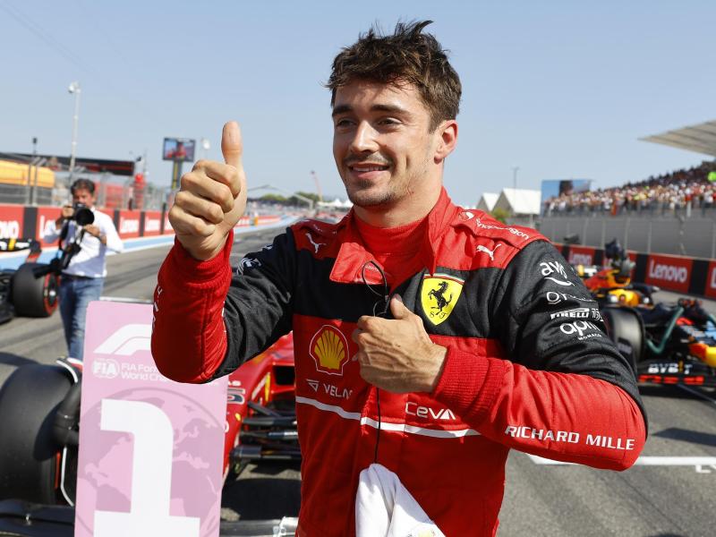 Gute Ausgangslage für das Rennen: Ferrari-Pilot Charles Leclerc hat sich für den Großen Preis von Frankreich die Pole Position gesichert. Foto: Eric Gaillard/Pool Reuters via AP/dpa