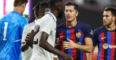 Ehemalige Bundesliga-Profis unter sich Real-Neuzugang Antonio Rüdiger (M) und Barça-Stareinkauf Robert Lewandowski. Foto: Christopher Trim/CSM via ZUMA Press Wire/dpa