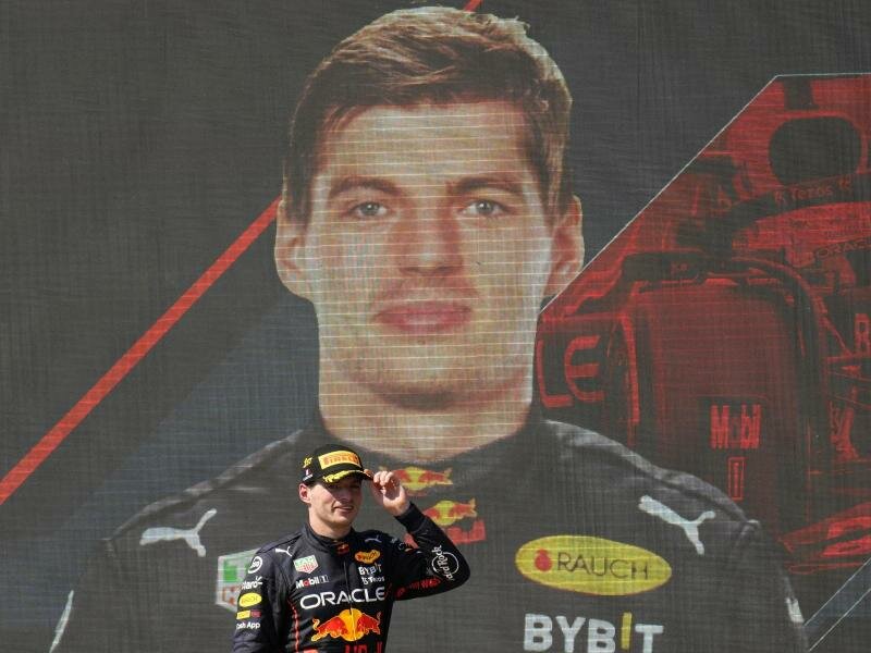 Kann Max Verstappen auf dem Weg zum zweiten WM-Titel noch gestoppt werden?. Foto: Manu Fernandez/AP/dpa