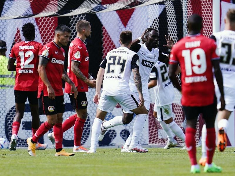 Bayer Leverkusen musste sich dem Drittliga-Aufsteiger SV Elversberg geschlagen geben. Foto: Uwe Anspach/dpa