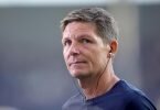 Sinnt über die beste Taktik nach, um den FC Bayern zum Bundesliga-Auftakt zu ärgern: Frankfurts Trainer Oliver Glasner. Foto: Ronny Hartmann/dpa-Zentralbild/dpa