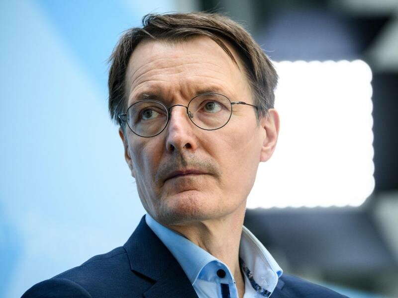 Karl Lauterbach hat nur leichte Symptome. Foto: Bernd von Jutrczenka/dpa