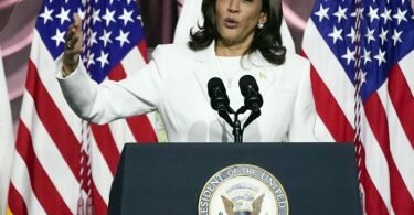 US-Vizepräsidentin Kamala Harris gab die entscheidende Stimme für die einfache Mehrheit ab. Foto: John Raoux/AP/dpa