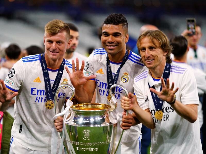 Reals «Bermuda-Dreieck»: Toni Kroos (l-r), Carlos Casemiro und Luka Modric. Foto: Adam Davy/PA Wire/dpa