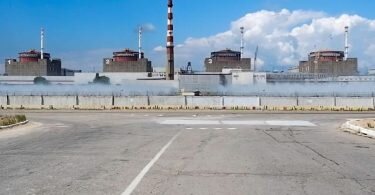 Das Kernkraftwerks Saporischschja liegt in einem Gebiet unter russischer Militärkontrolle im Südosten der Ukraine. Foto: Russian Defense Ministry/AP/dpa