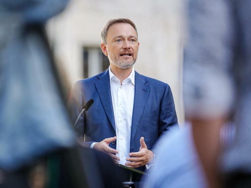 Bundesfinanzminister Christian Lindner (FDP) gibt ein Pressestatement zu den Eckpunkten eines Inflationsausgleichsgesetzes. Foto: Kay Nietfeld/dpa