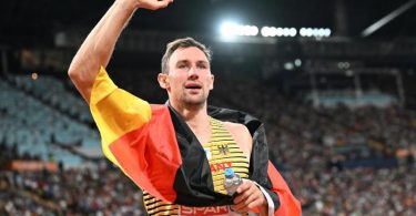 Zehnkampf-Europameister Niklas Kaul lässt sich in München feiern. Foto: Sven Hoppe/dpa