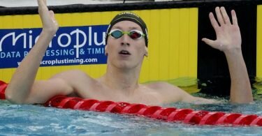 Europameister über 400 Meter Freistil: Lukas Märtens feiert seinen Sieg. Foto: Gregorio Borgia/AP/dpa