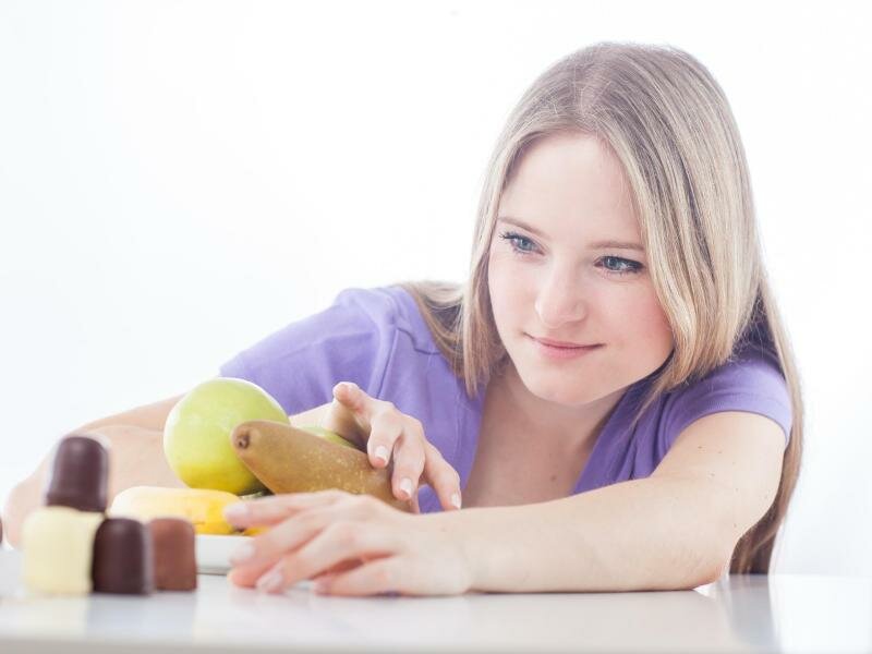 In Süßigkeiten stecken oft leere Kalorien. Sie stellen dem Körper zwar viel Energie zur Verfügung, aber wenig Nährstoffe. Foto: Christin Klose/dpa-tmn