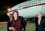 Außenministerin Annalena Baerbock (Bündnis 90/Die Grünen) bei ihrer&nbsp;Ankunft auf dem Flughafen in Rabat. Foto: Britta Pedersen/dpa