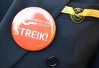 Die Lufthansa-Piloten beschließen einen Streik. Details sind jedoch noch offen. Foto: picture alliance / Uwe Anspach/dpa