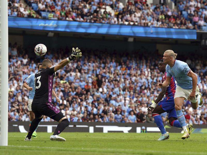 Erling Haaland (r) von Manchester City erzielt das 2:2. Foto: Nick Potts/PA/AP/dpa