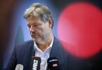 Wirtschaftsminister Robert Habeck (Grüne) muss dieser Tage viel Kritik für die Gasumlage einstecken. Foto: Bernd von Jutrczenka/dpa