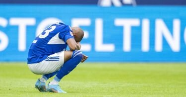 Malick Thiaw erlebte mit Schalke ein Debakel und könnte den Club verlassen. Foto: David Inderlied/dpa
