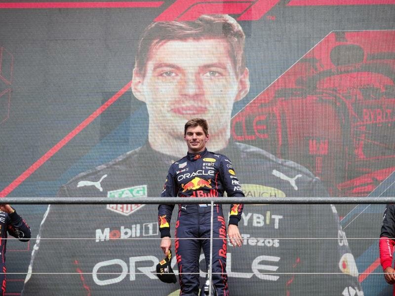 Fährt in der Formel 1 in einer eigenen Liga: Der Niederländer Max Verstappen. Foto: Virginie Lefour/BELGA/dpa
