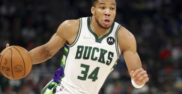Der griechische Nationalspieler Giannis Antetokounmpo von den Milwaukee Bucks in Aktion. Foto: Jon Durr/AP/dpa