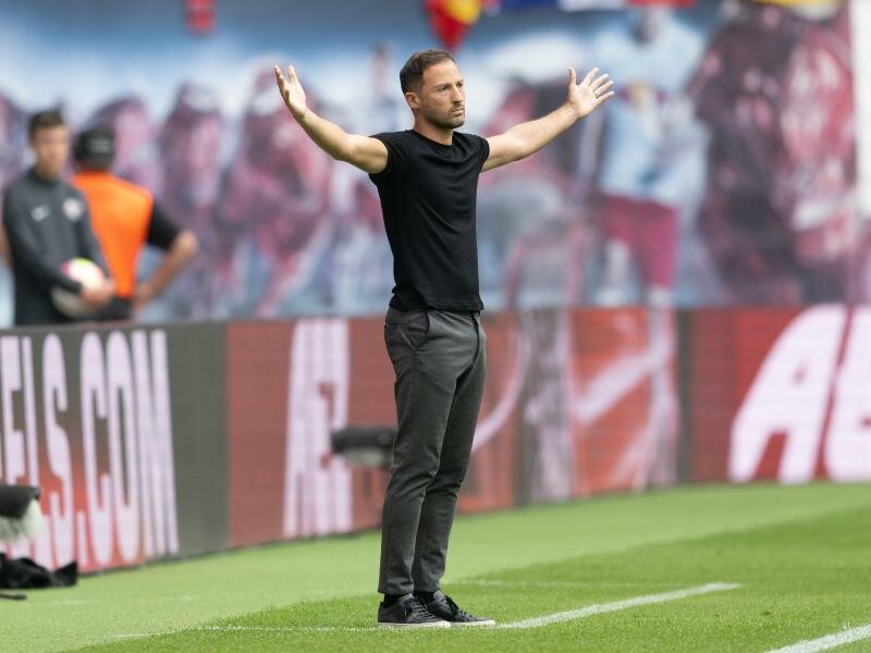 RB Leipzigs Trainer Domenico Tedesco kritisiert den Umgang mit dem FC Teutonia 05 Ottensen bei der Suche nach einem Stadion. Foto: Sebastian Kahnert/dpa