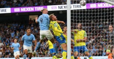 Erling Haaland (M/9) erzielt das 3:0 für Manchester City gegen Nottingham. Foto: Simon Bellis/CSM via ZUMA Press Wire/dpa