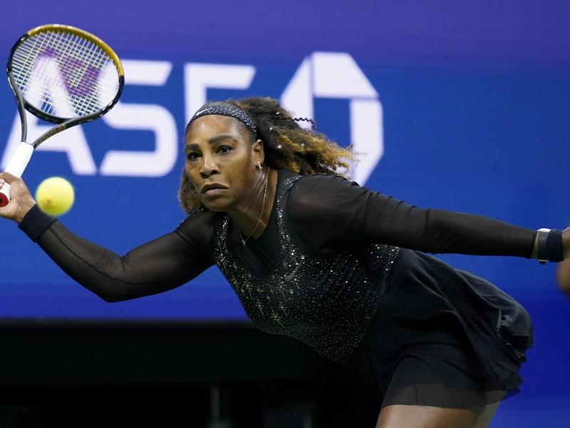 Serena Williams zieht bei den US Open in die dritte Runde ein. Foto: Seth Wenig/AP/dpa