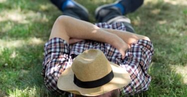 Ein Mittagsschläfchen kann doch nur gesund sein? Einige Studien haben das positive Image ins Wanken gebracht. Foto: Sebastian Kahnert/ZB/dpa