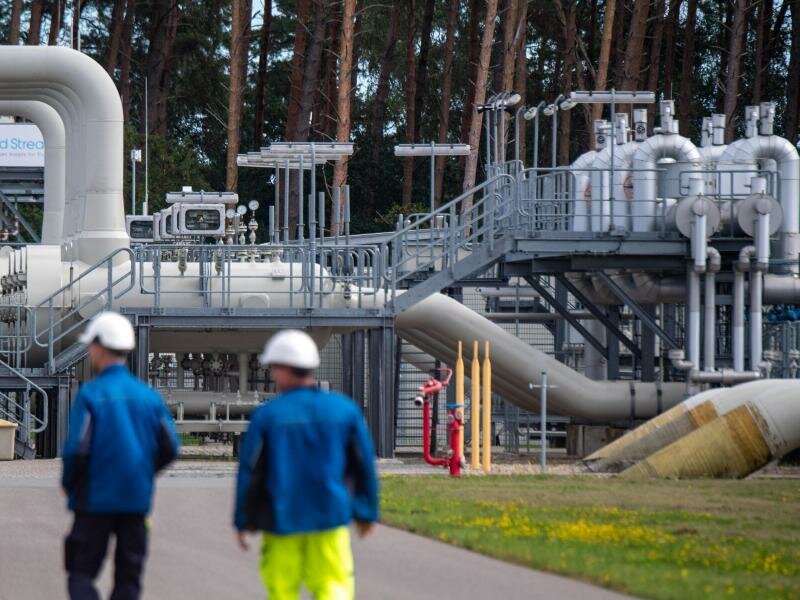 Rohrsysteme und Absperrvorrichtungen in der Gasempfangsstation der Ostseepipeline Nord Stream 1 in Lubmin. Foto: Stefan Sauer/dpa