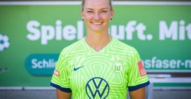 Wolfsburgs Alexandra Popp ist die Förderung der Bundesliga sogar wichtiger als das Thema Equal Pay. Foto: Moritz Frankenberg/dpa