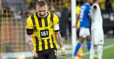 Dortmunds Marco Reus jubelt über seinen Treffer zum 1:0. Foto: Bernd Thissen/dpa