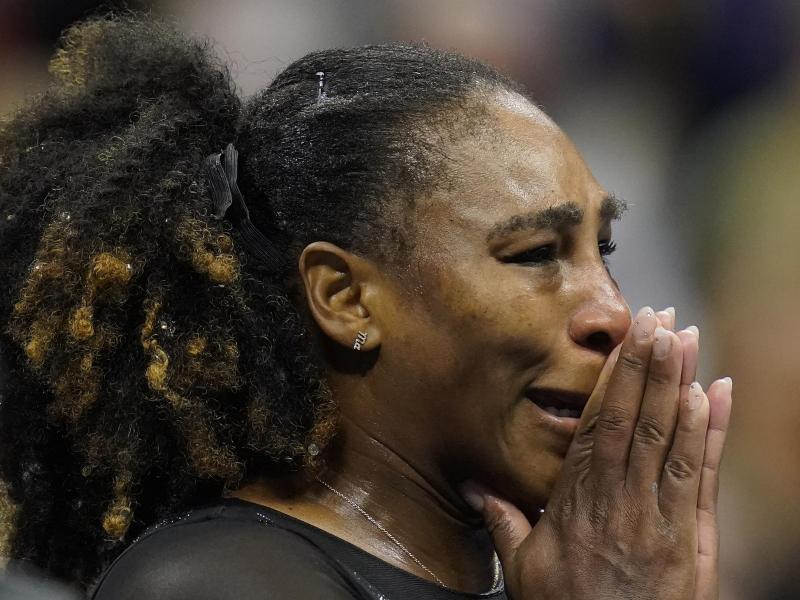 Serena Williams musste nach ihrem Aus bei den US Open weinen: «Das sind Freudentränen, denke ich». Foto: Charles Krupa/AP/dpa