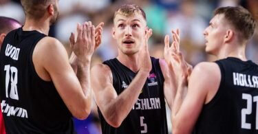 Wollen jetzt auch Berlin rocken: Mit Rückenwind fahren die deutschen Basketballer zur EM-Endrunde nach Berlin. Foto: Marius Becker/dpa