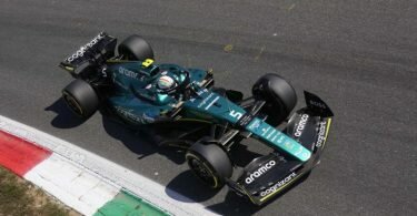 Früh in der Qualifikation ausgeschieden: Sebastian Vettel vom Team Aston Martin. Foto: Antonio Calanni/AP/dpa