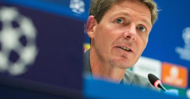 Frankfurts Trainer Oliver Glasner fordert von seiner Mannschaft eine Leistungssteigerung. Foto: Sebastian Gollnow/dpa