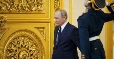 Hat Russland sich verdeckt in die Wahlen anderer Länder eingemischt?. Foto: Alexander Zemlianichenko/AP/dpa
