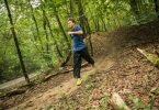 Gute Trailrunning-Schuhe sind wetterfest und gedämpft, abgestimmt auf die Bodenverhältnisse und den Lauftyp. Foto: Christin Klose/dpa-tmn