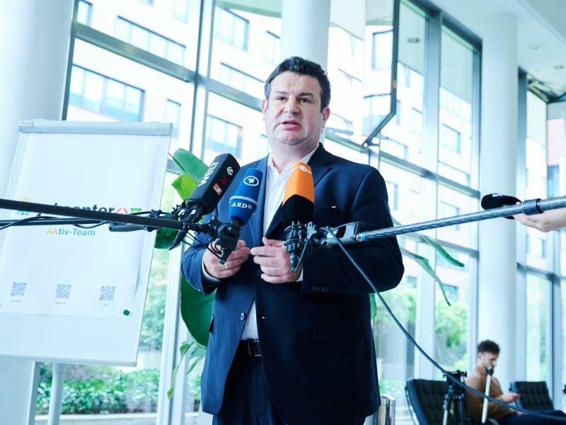 Bundesarbeitsminister Hubertus Heil will das Grundsatzurteil zunächst prüfen, bevor er Vorschläge zur Umsetzung unterbreitet. Foto: Annette Riedl/dpa