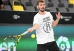 Will mit dem deutschen Team beim Davis Cup das Finale erreichen: Oscar Otte beim Training. Foto: Michael Schwartz/dpa