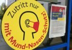 Der Bundesrat hat neue Corona-Schutzauflagen für Herbst und Winter beschlossen. Bundesweit eingeführt werden mit dem Beschluss vom Freitag unter anderem Maskenpflichten in Kliniken, Pflegeheimen und Arztpraxen. Foto: Waltraud Grubitzsch/dpa/Archiv
