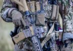 Soldaten des Kommando Spezialkräfte der Bundeswehr trainieren bei einem Übungsszenario in Neubrandenburg die Befreiung von Geiseln. Foto: Jens Büttner/dpa-Zentralbild/dpa