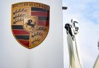 Das Grundkapital der Porsche AG wurde zur Hälfte in stimmrechtslose Vorzugs- und stimmberechtigte Stammaktien aufgespalten. Foto: Bernd Weißbrod/dpa