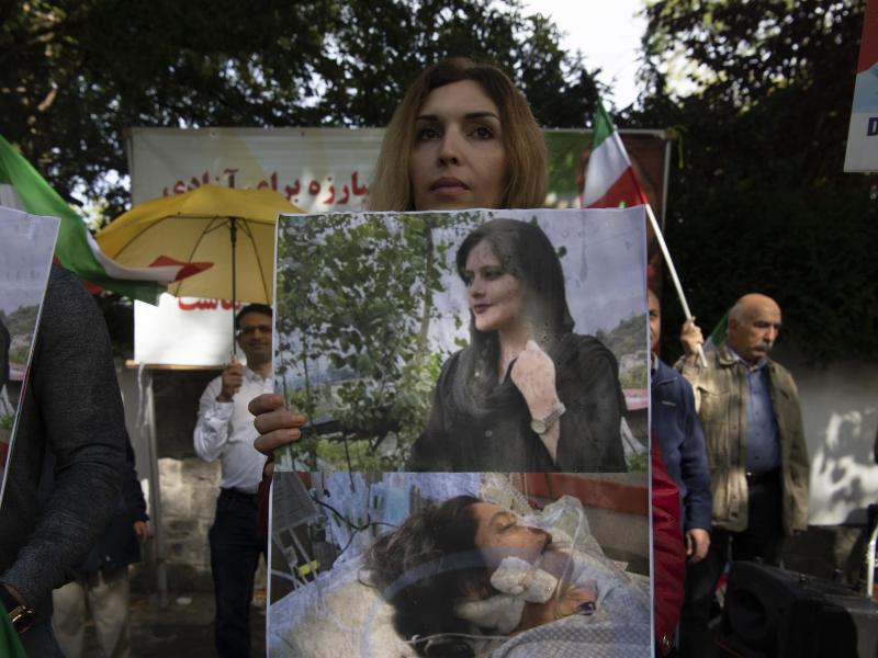 Auch in Berlin fanden nach dem Tod der Iranerin Proteste statt. Foto: Paul Zinken/dpa