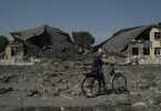 In den besetzten ukrainischen Gebieten will die russische Militärverwaltung über den Beitritt zu Russland abstimmen lassen. Foto: Leo Correa/AP/dpa