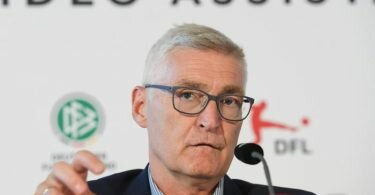 DFB-Schiedsrichter-Obmann Lutz Michael Fröhlich spricht während einer Pressekonferenz von DFB und DFL in der DFB-Zentrale. Foto: Arne Dedert/dpa