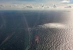 Das vom dänischen Verteidigungskommando zur Verfügung gestellte Foto zeigt das Nord-Stream 2-Gasleck in der Nähe von Bornholm aus der Luft. Foto: Danish Defence Command/dpa
